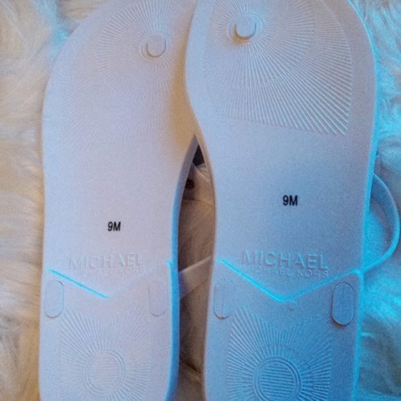 New In Box Michael Kors Jelly Plate White Thong Sandals Slip-Ons Slippers US 9M - Picture 17 of 17